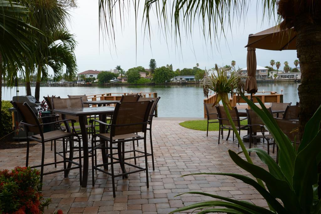 Treasure Island Beach, Fl Waterfront Located Steps Away From The Intracoastal Waterway Apartamento