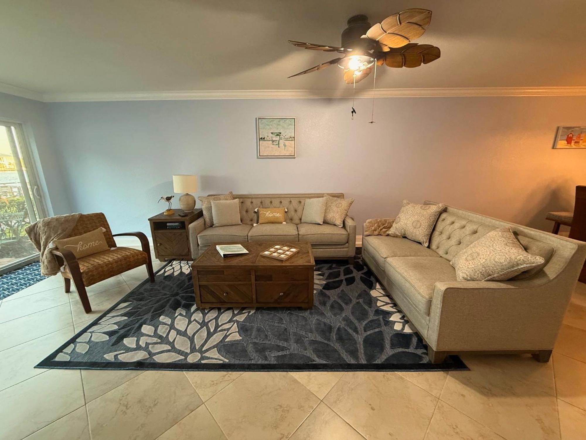 Treasure Island Beach, Fl Waterfront Located Steps Away From The Intracoastal Waterway * St. Pete Beach