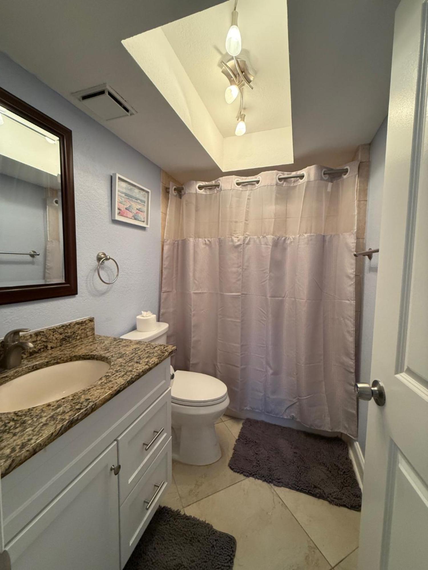 Apartment Treasure Island Beach, Fl Waterfront Located Steps Away From The Intracoastal Waterway
